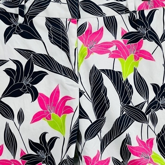 Lands’ End Black White Floral Lily Print Crop Pants Size 10P - Picture 6 of 12